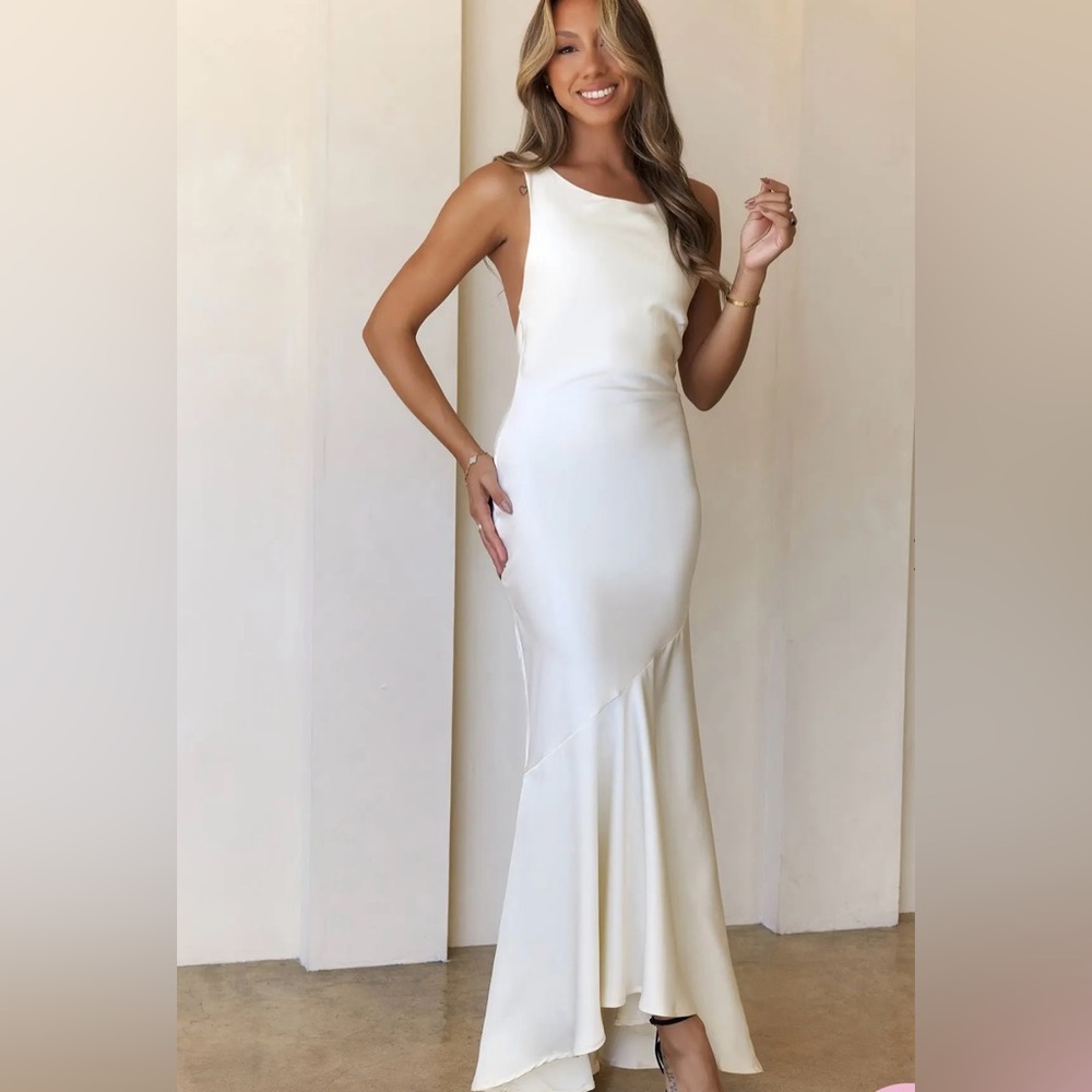 HELLO MOLLY BESPOKE BEAUTY SATIN MAXI DRESS CHAMPAGNE